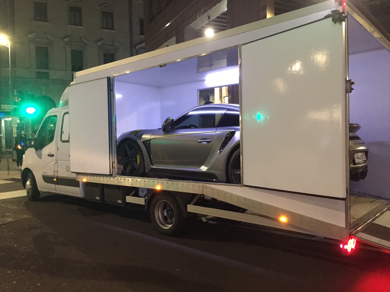 Доставка премиум авто для "тюнинг ателье TopCar" Porsche 991 Stinger Москва - Женевский автосалон 2018